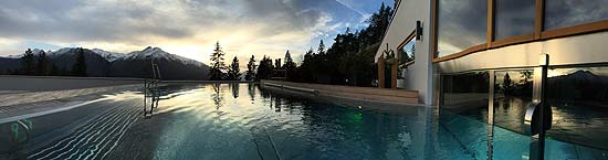 Hotel Nidum, Outdoor Pool mit Infinity Blick  (Foto: Martin Schmitz)